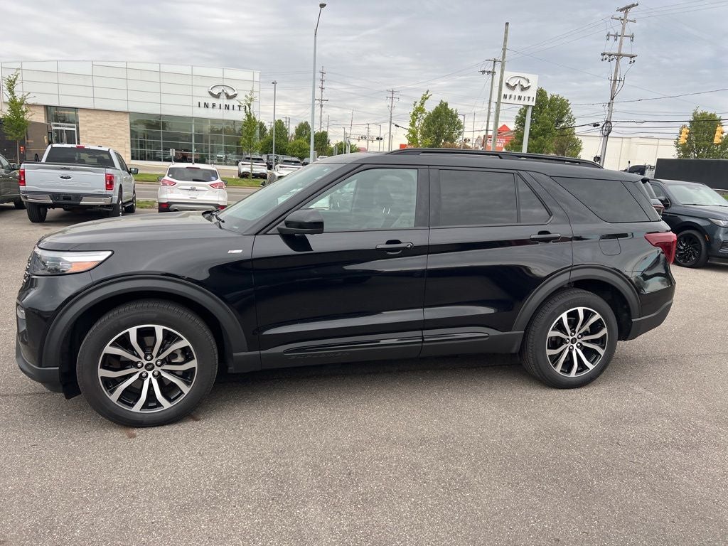 2022 Ford Explorer ST-Line