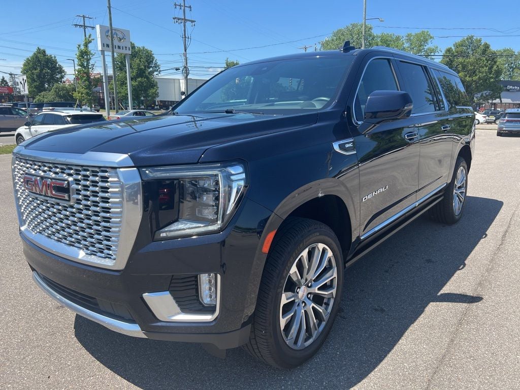 2023 GMC Yukon Denali AWD's photo