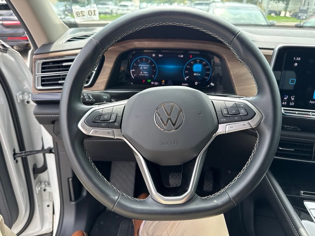 2025 Volkswagen Atlas 2.0T SE w/Technology