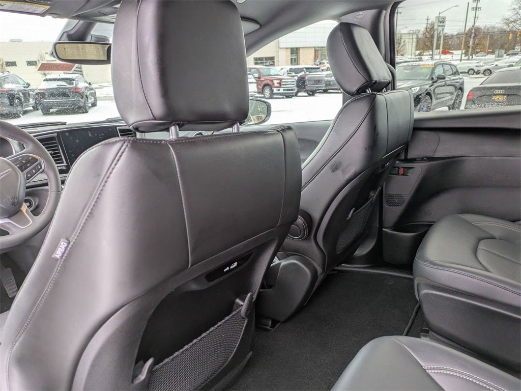 2025 Chrysler Pacifica Hybrid Select