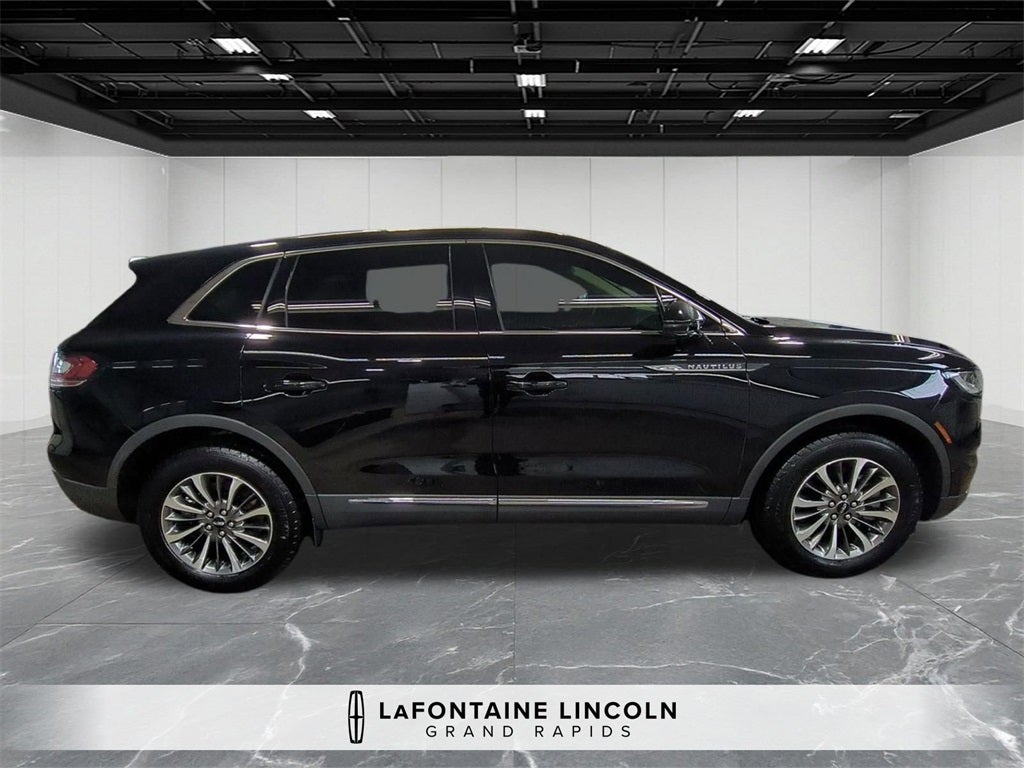 2023 Lincoln Nautilus Standard