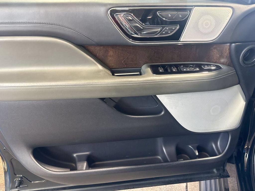 2022 Lincoln Navigator Black Label