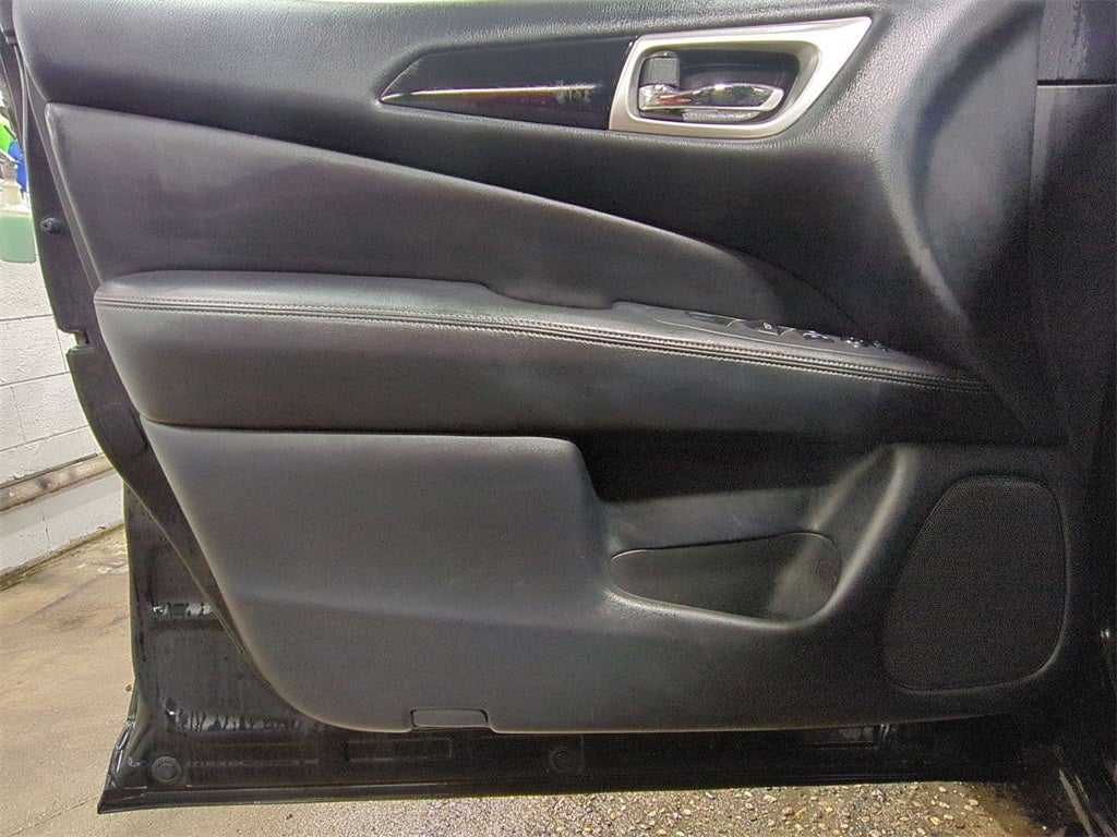 2020 Nissan Pathfinder SV