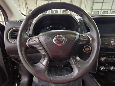 2020 Nissan Pathfinder SV