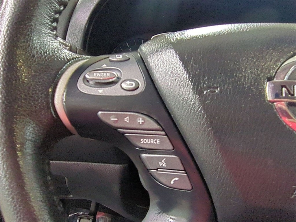 2020 Nissan Pathfinder SV