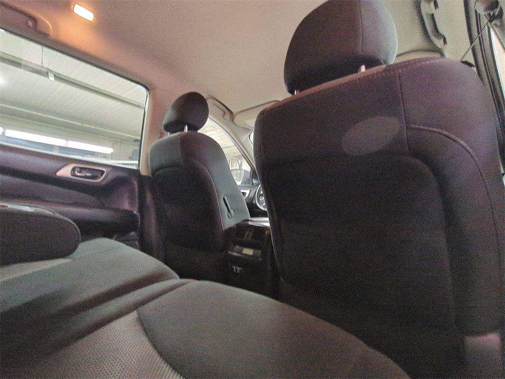 2020 Nissan Pathfinder SV