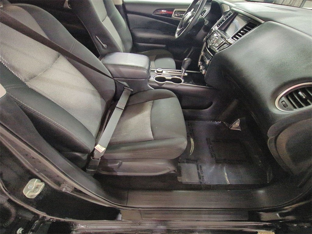 2020 Nissan Pathfinder SV