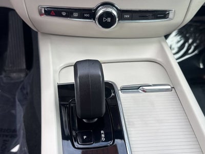 2024 Volvo S60 B5 Core Dark Theme