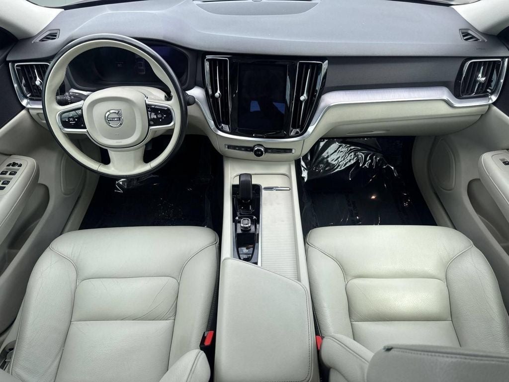 2024 Volvo S60 B5 Core Dark Theme
