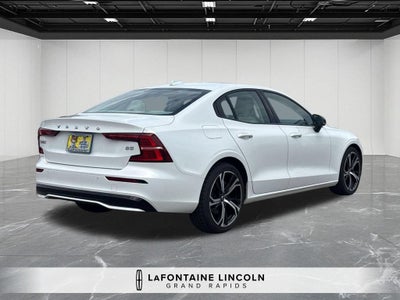 2024 Volvo S60 B5 Core Dark Theme