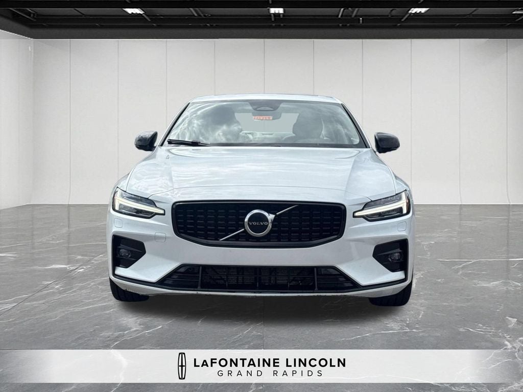 2024 Volvo S60 B5 Core Dark Theme