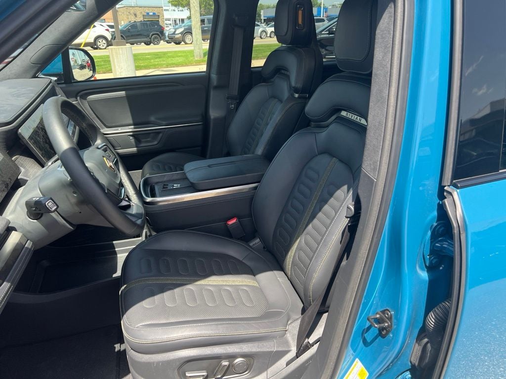 2025 Rivian R1S Adventure Dual Motor Standard Pack