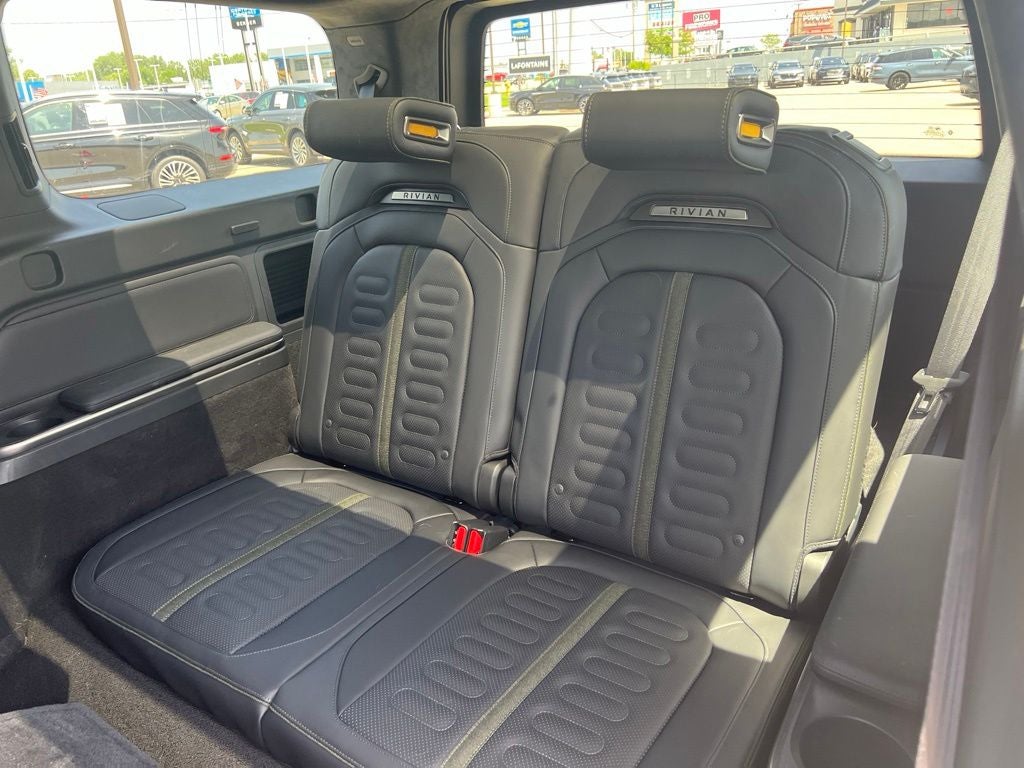 2025 Rivian R1S Adventure Dual Motor Standard Pack