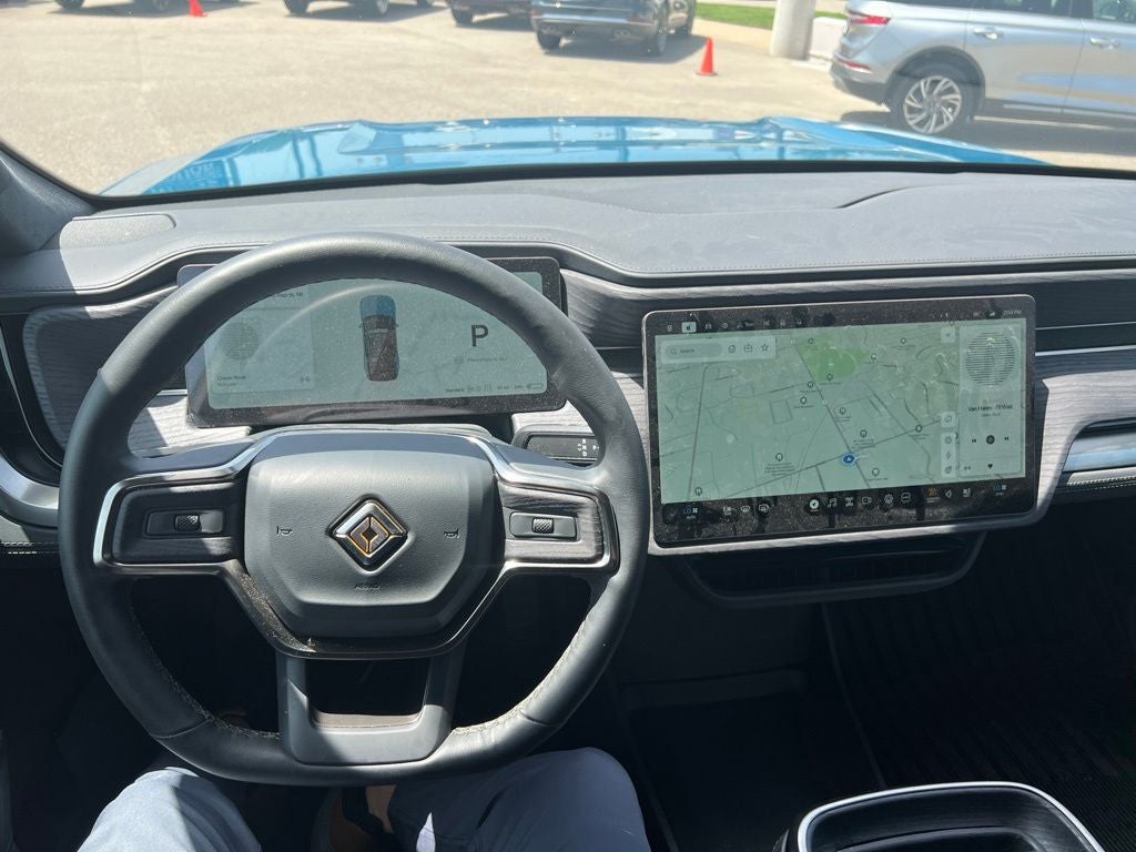 2025 Rivian R1S Adventure Dual Motor Standard Pack