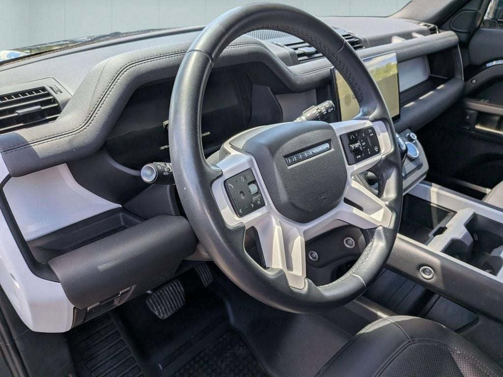 2025 Land Rover Defender 110 S