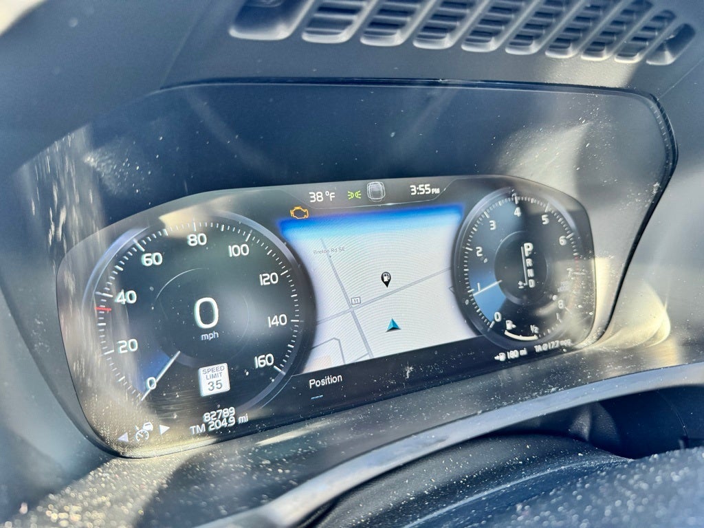 2020 Volvo XC90 T6 Momentum