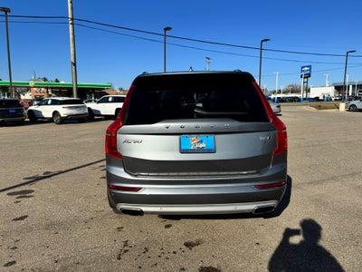 2020 Volvo XC90 T6 Momentum