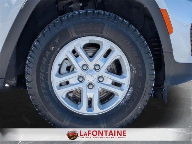 2023 Jeep Grand Cherokee Laredo 4x4