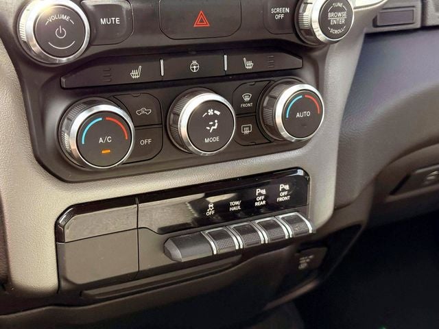2019 RAM 1500 Big Horn/Lone Star Crew Cab 4x4 5'7' Box