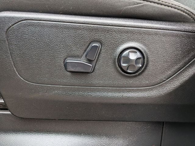 2020 RAM 1500 Big Horn Crew Cab 4x4 5'7' Box