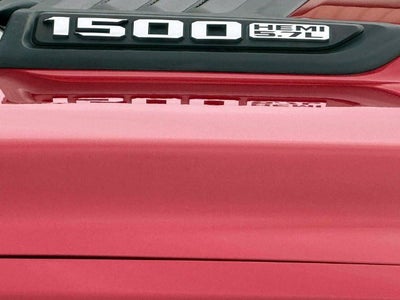 2019 RAM 1500 Laramie Crew Cab 4x4 5'7' Box