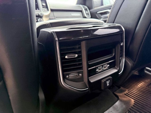 2019 RAM 1500 Laramie Crew Cab 4x4 5'7' Box