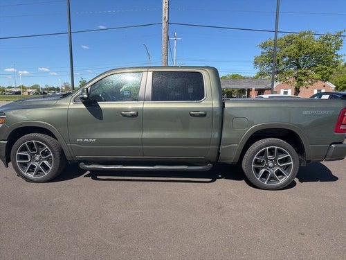 2020 RAM 1500 Laramie Crew Cab 4x4 5'7' Box