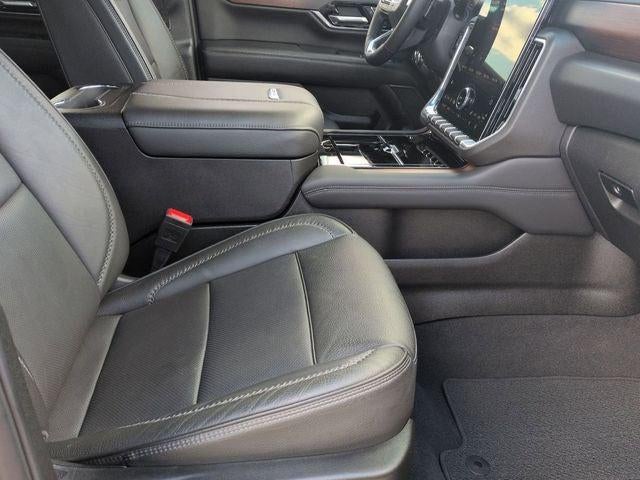 2025 GMC Yukon 4WD Denali