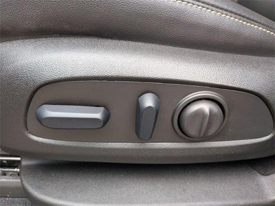 2023 Chevrolet Traverse FWD LT Leather