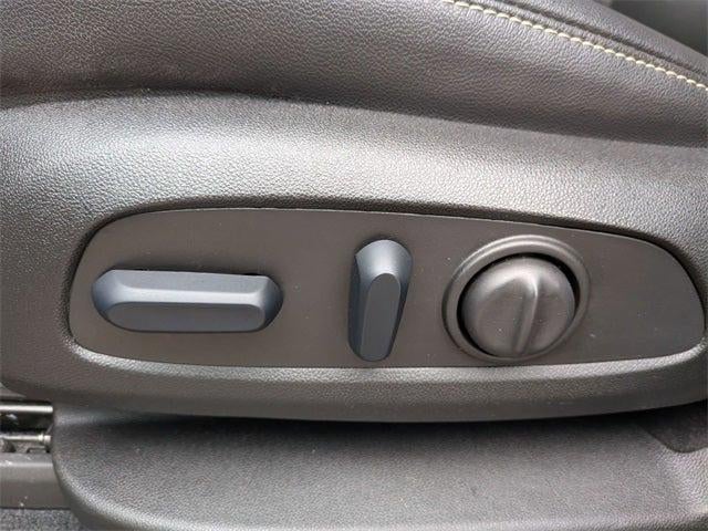 2023 Chevrolet Traverse FWD LT Leather