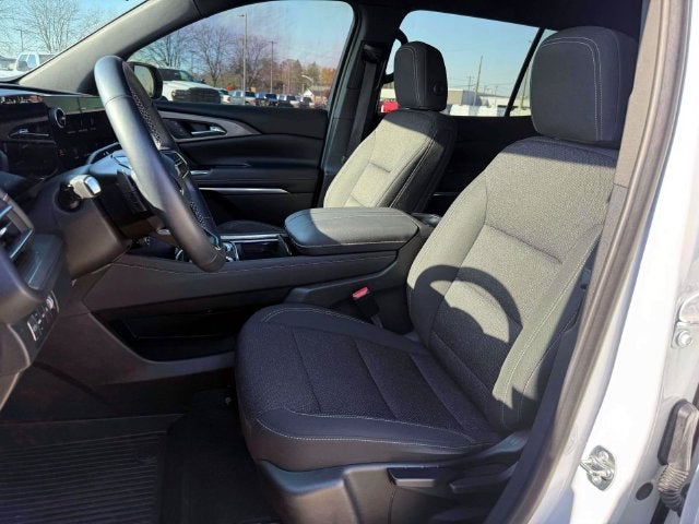 2024 Chevrolet Traverse AWD LS