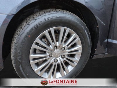 2013 Chrysler Town & Country Touring-L