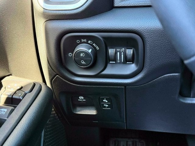 2026 RAM 1500 Big Horn Crew Cab 4x4 5'7' Box