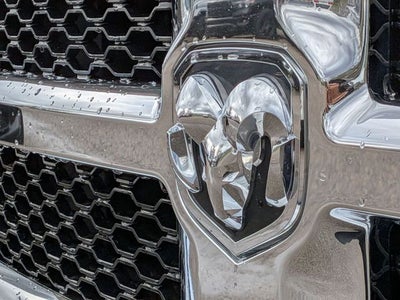 2018 RAM 2500 Tradesman Crew Cab 4x4 6'4' Box
