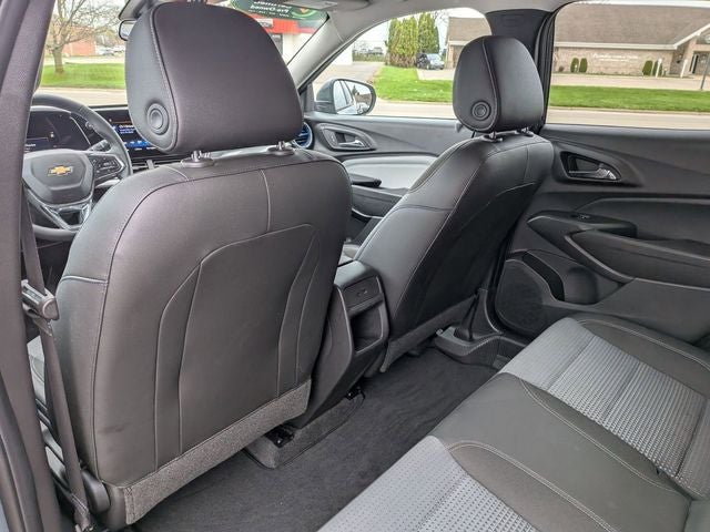 2025 Chevrolet Trax FWD LT