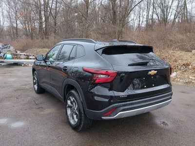 2025 Chevrolet Trax FWD LT