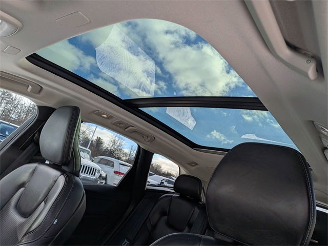 2022 Volvo XC60 B5 Inscription