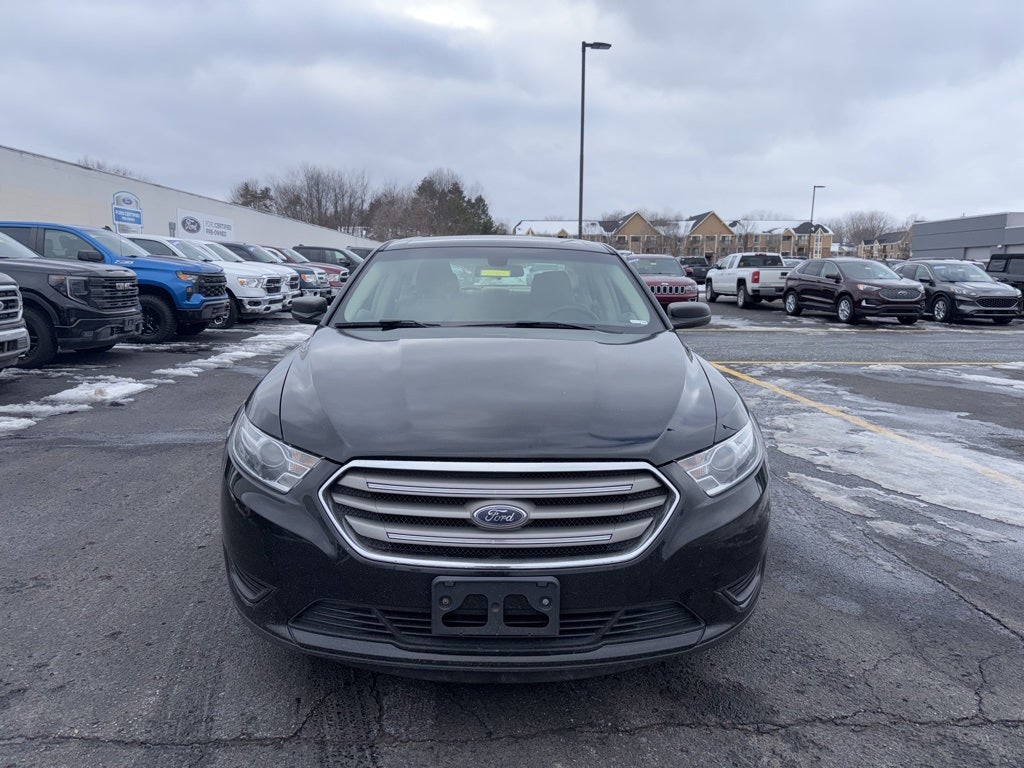 2017 Ford Taurus SE