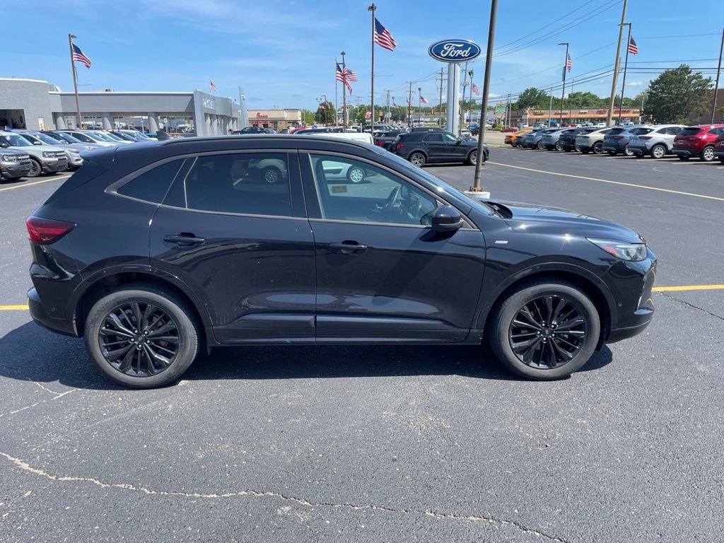 2023 Ford Escape ST-Line Elite