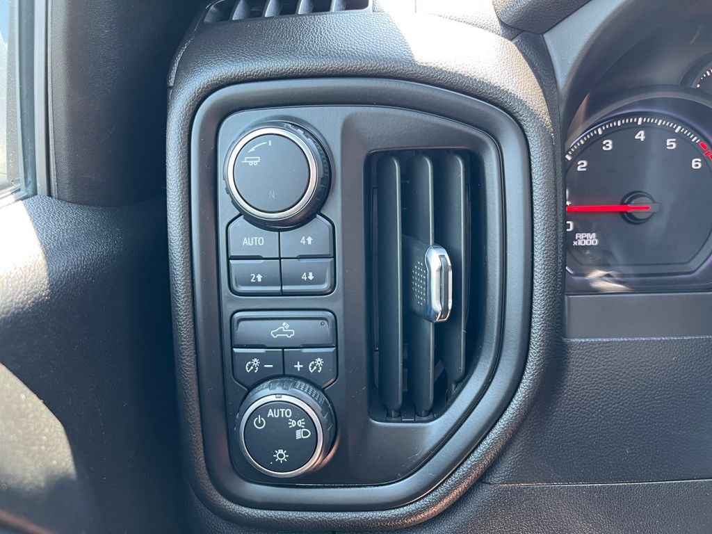 2021 Chevrolet Silverado 1500 Custom Trail Boss