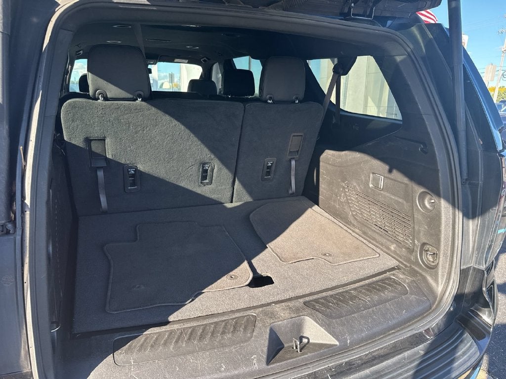 2023 Chevrolet Suburban LT
