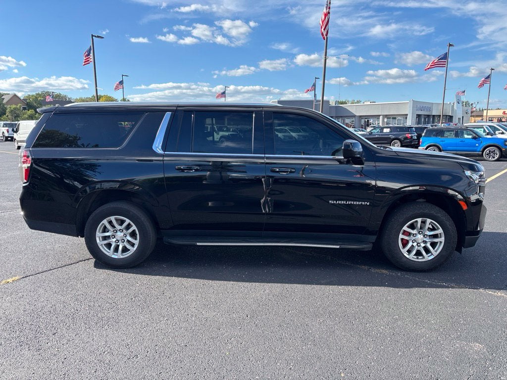 2023 Chevrolet Suburban LT