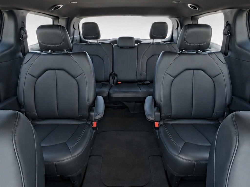 2025 Chrysler Pacifica Select