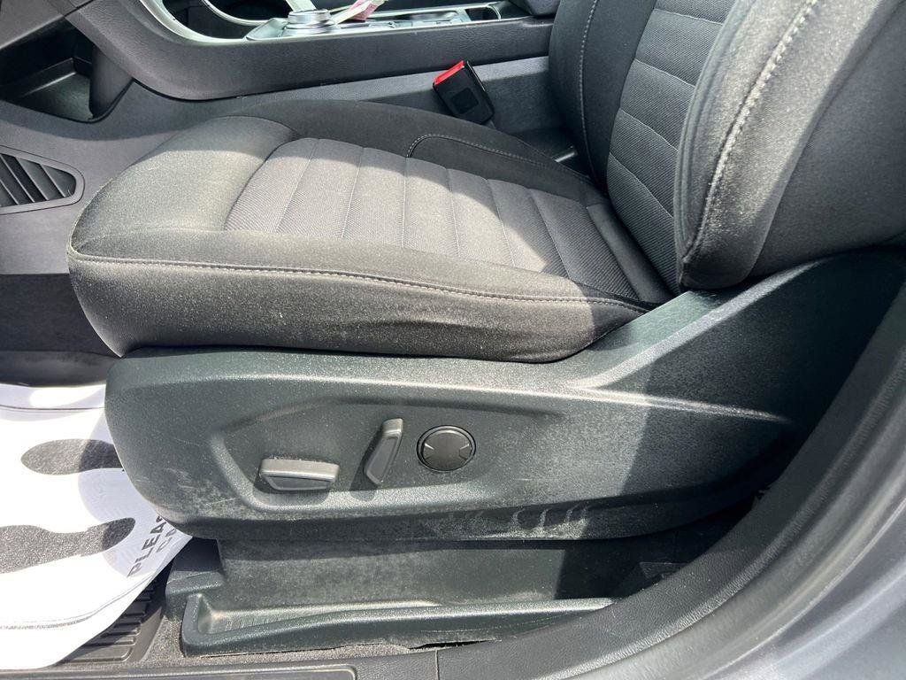 2022 Ford Edge SE