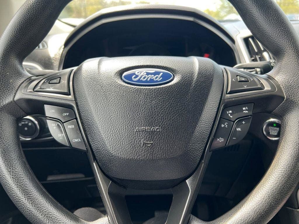 2022 Ford Edge SE