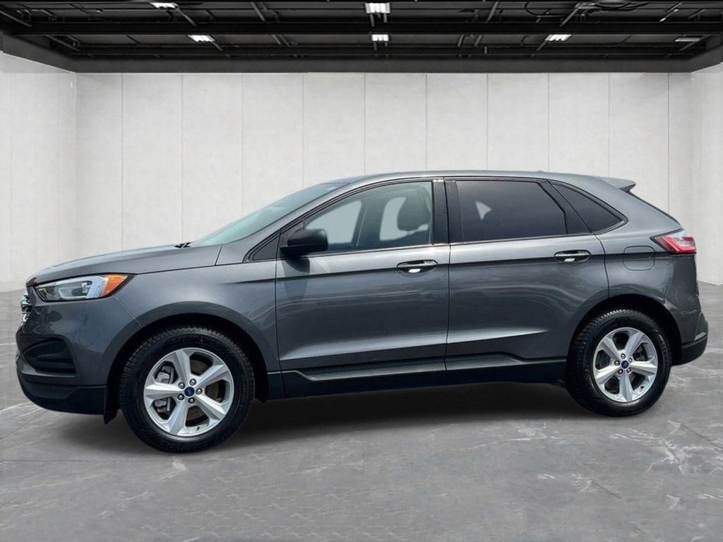 2022 Ford Edge SE
