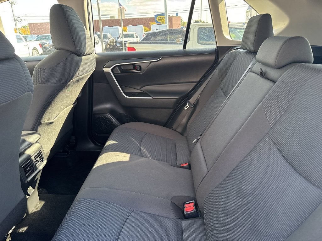 2022 Toyota RAV4 LE
