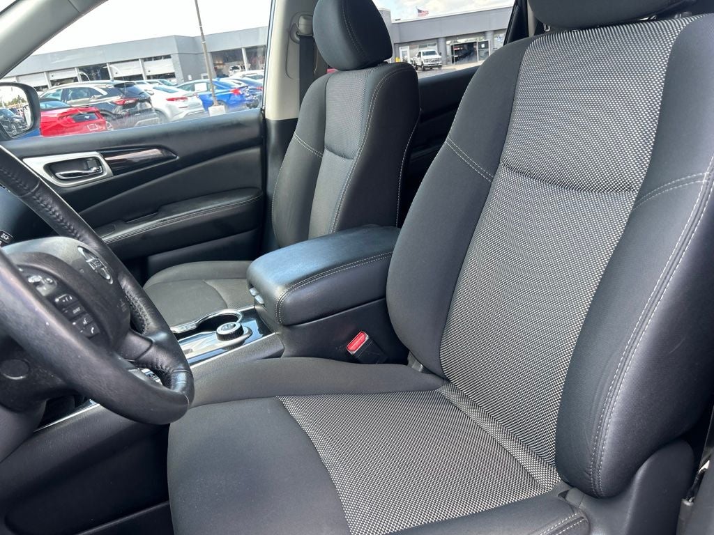 2019 Nissan Pathfinder SV