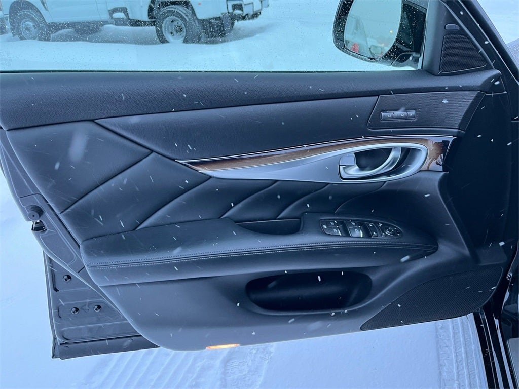 2015 INFINITI Q70L 3.7X