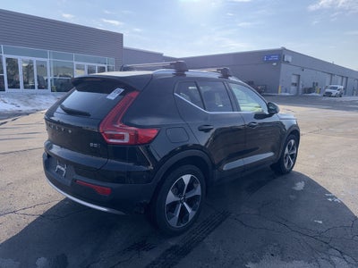 2024 Volvo XC40 B5 Plus Bright Theme